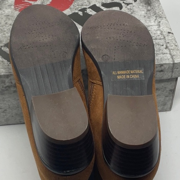 NIB Hot Kiss Beatrice camel colored ankle boots , size 9 - Picture 5 of 8